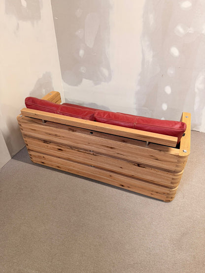 Massivholz Sofa rotes Leder Sprenger Möbel Schweiz