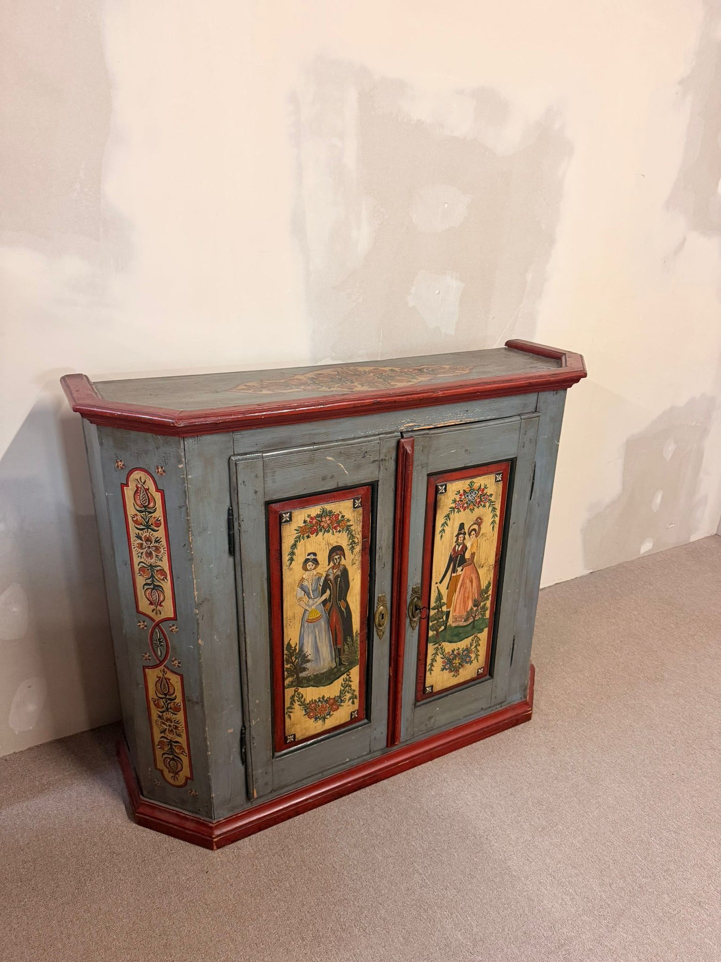 Antiker handbemaltes Vintage Sideboard im Bauernstil 50er