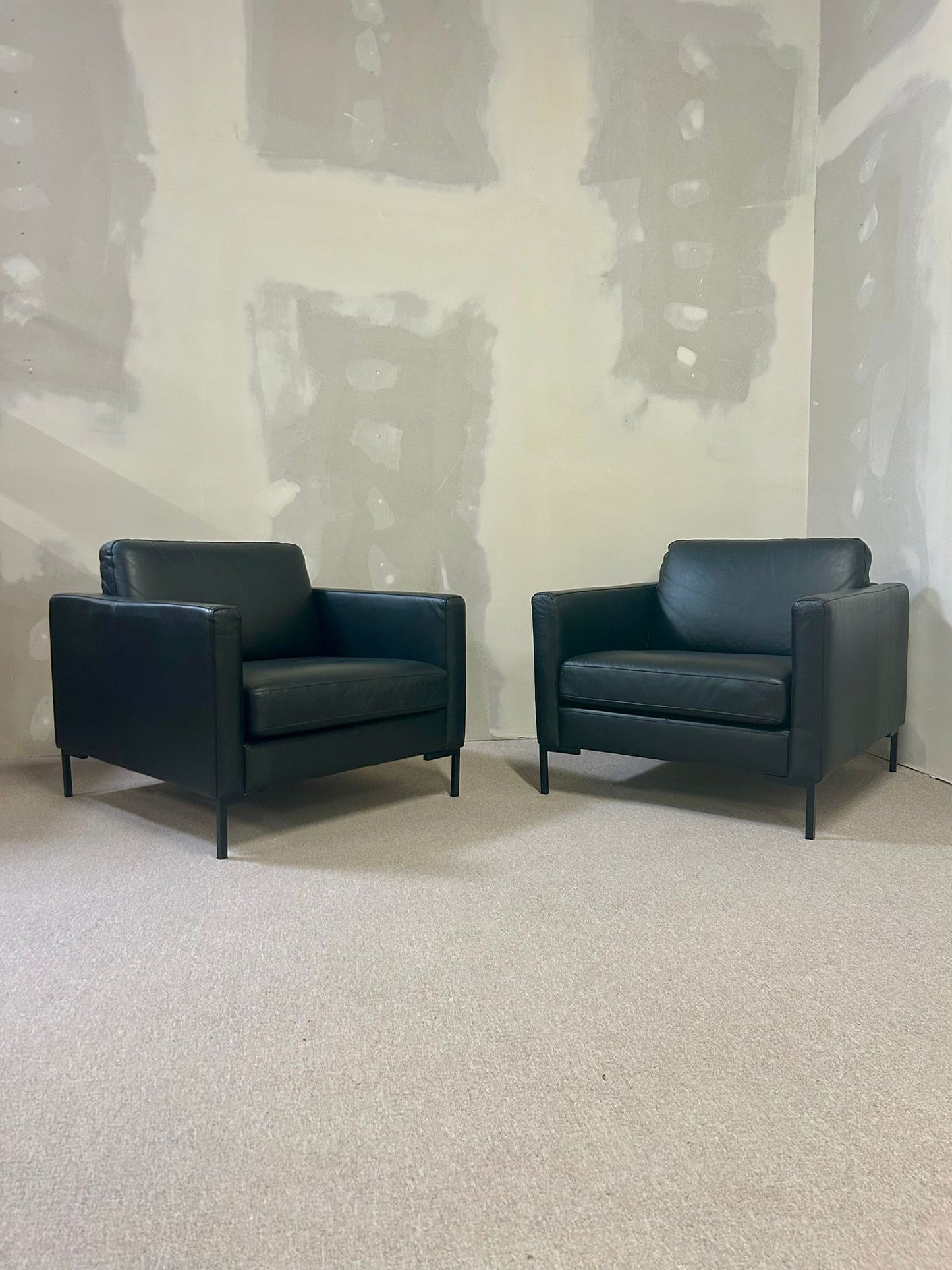 Sessel Domino SITS Schwarz Leder Metallbeine 2x Relaxsessel