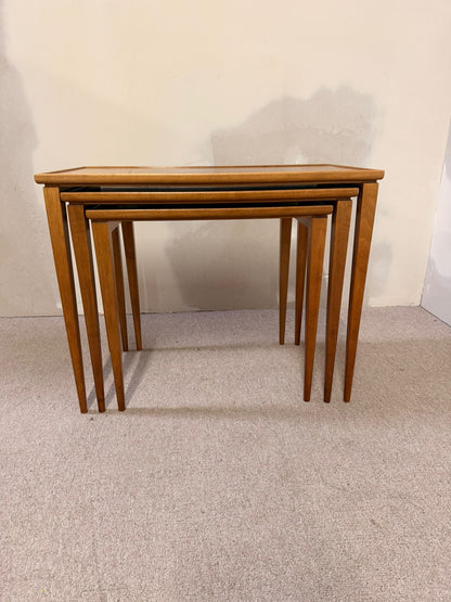 Satztische aus Teak, skandinavisches Design der 60er Jahre