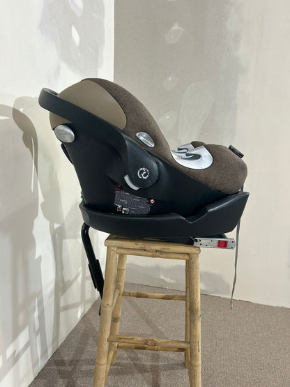 Cybex platinum Babyschale mit Isofix Base braun