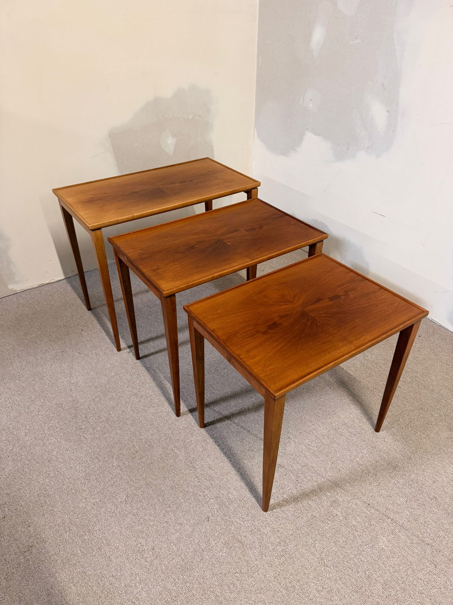 Satztische aus Teak, skandinavisches Design der 60er Jahre
