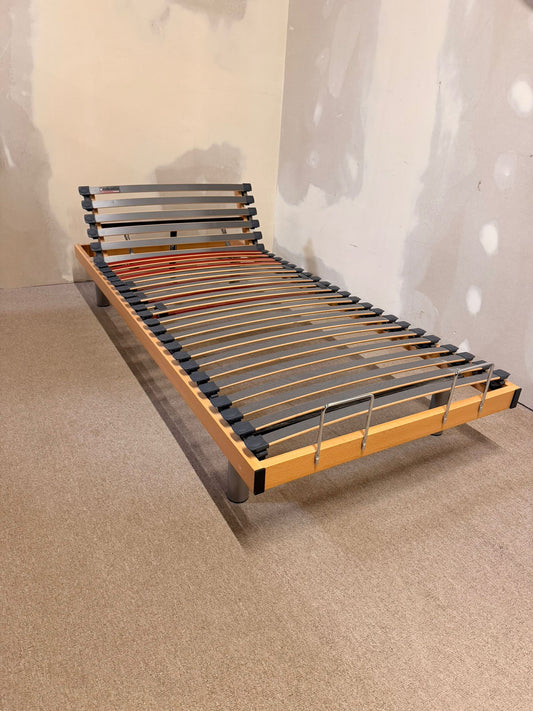Bettrahmen mit integriertem Robusta Lattenrost Holz 90x200