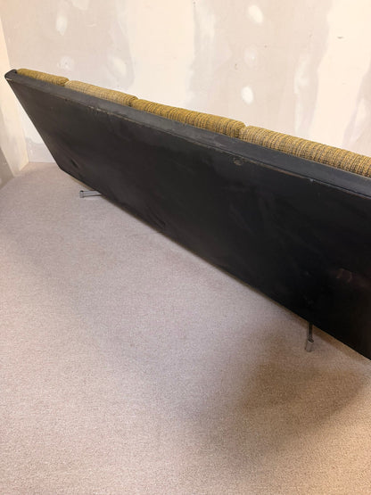 Edles vintage 4-sitzer Sofa mit Metallfüssen, Leder 70`s