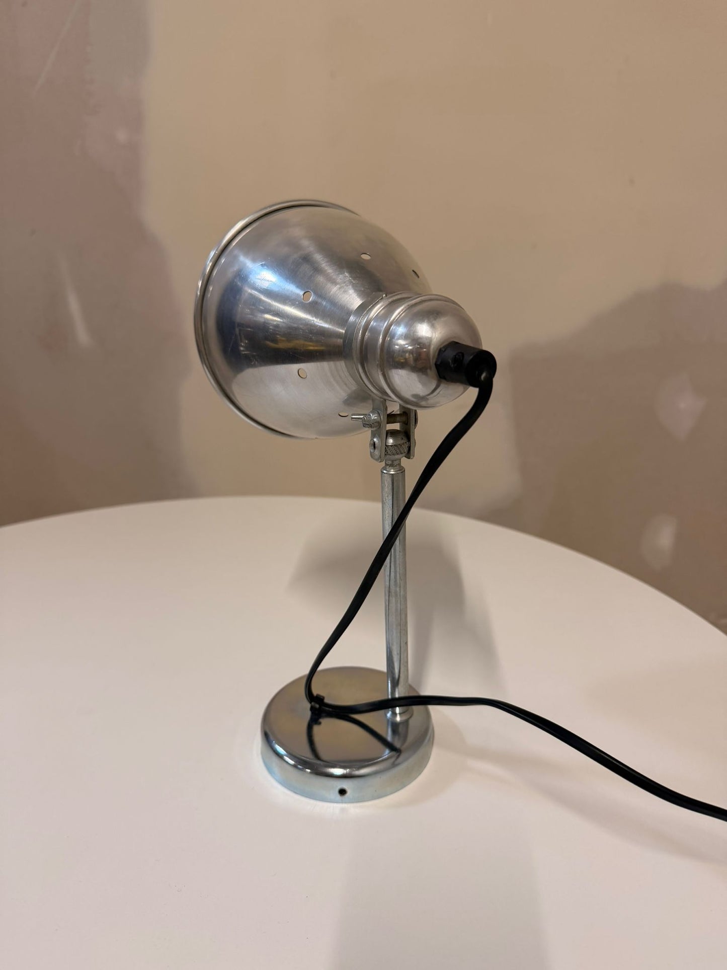 80er Jahre Retro Wandlampe aus Aluminium im Industrielook