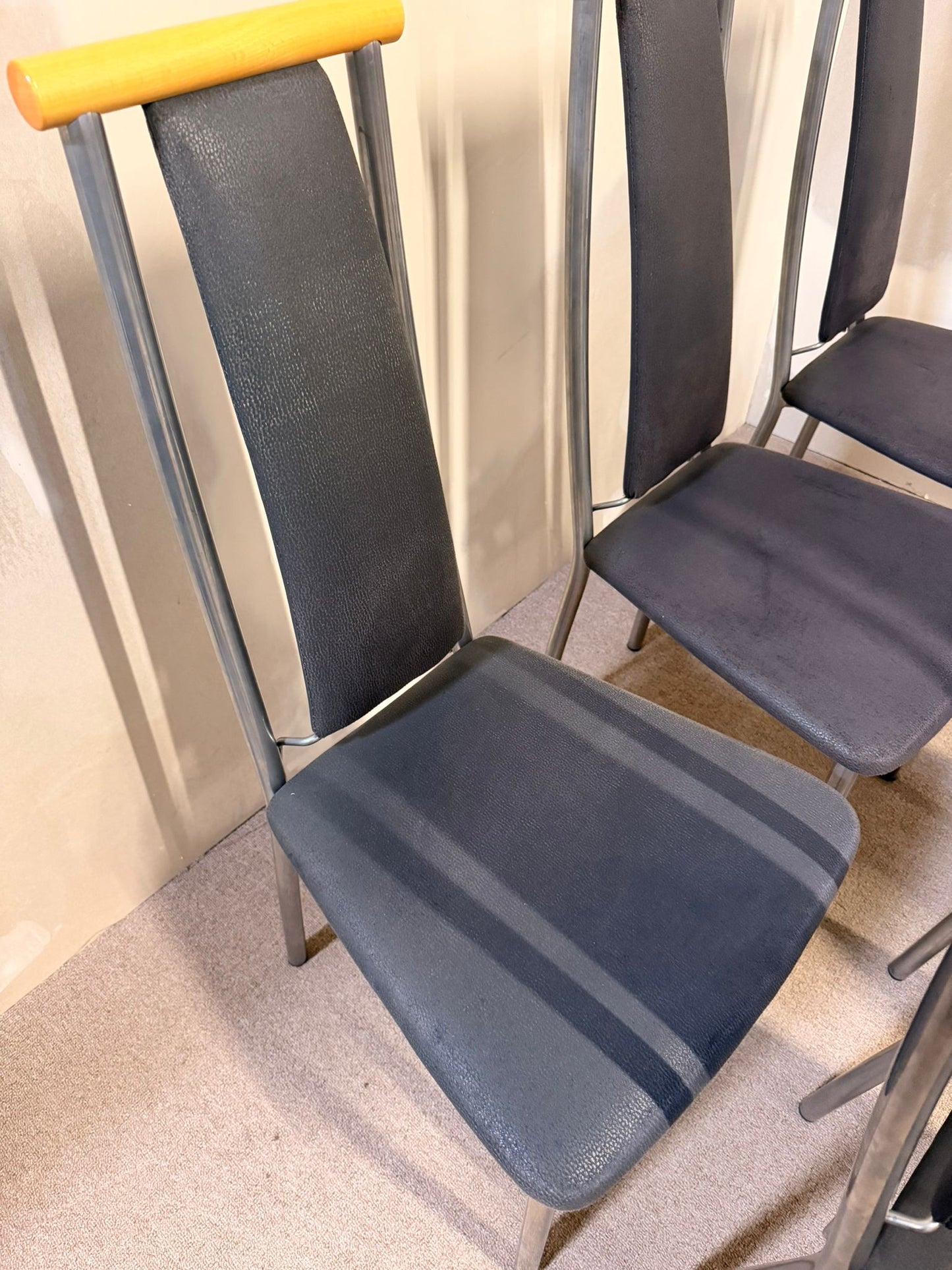 Esszimmerstühle Metallgestell und Polstersitzfläche