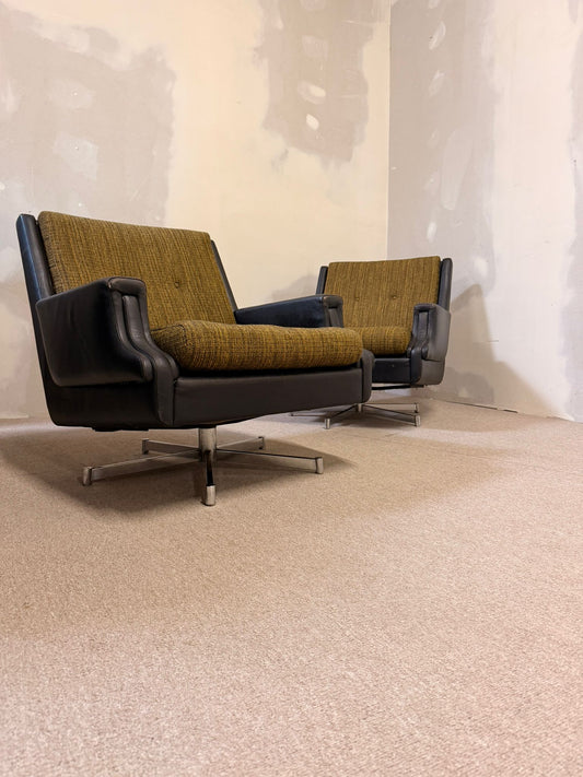 Edle Vintage Club Sessel mit drehbarem Metallfuss 70`s