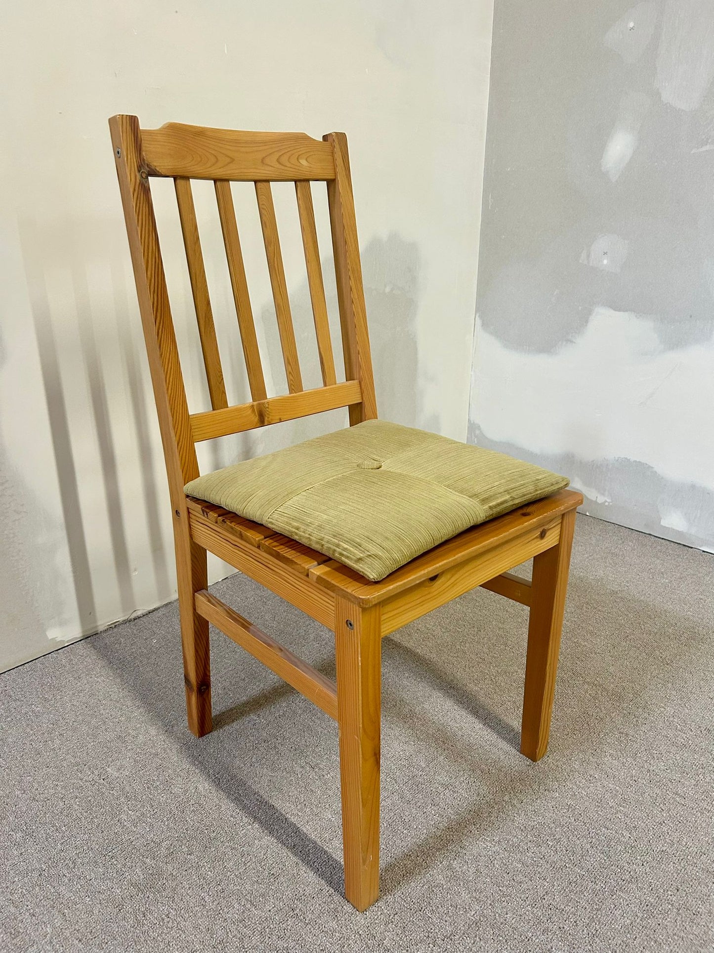 Stabiler Holzstuhl Esszimmer Stuhl mit Sitzpolster