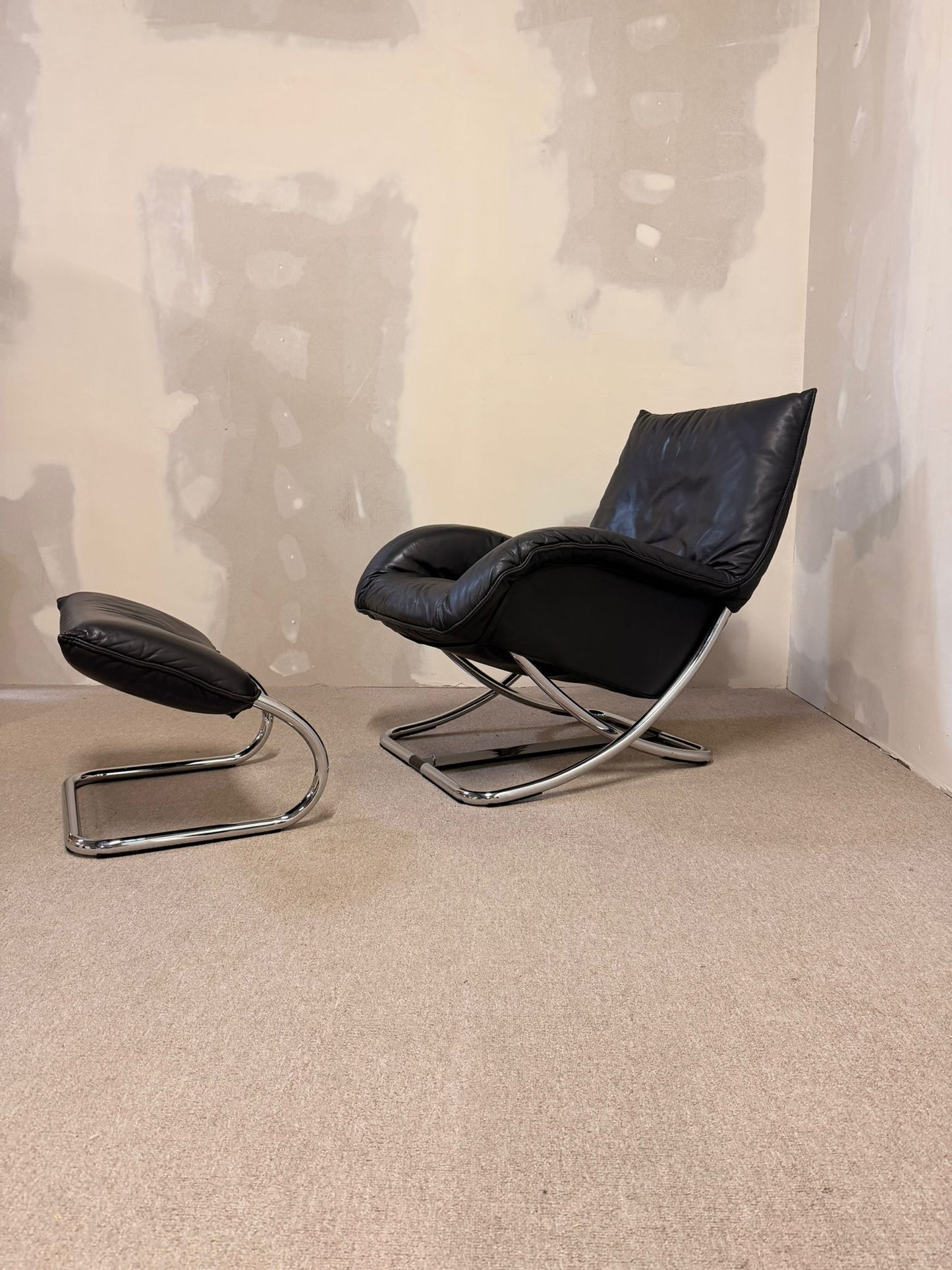 Robert Haussmann Schaukelstuhl mit Fusshocker Loungesessel