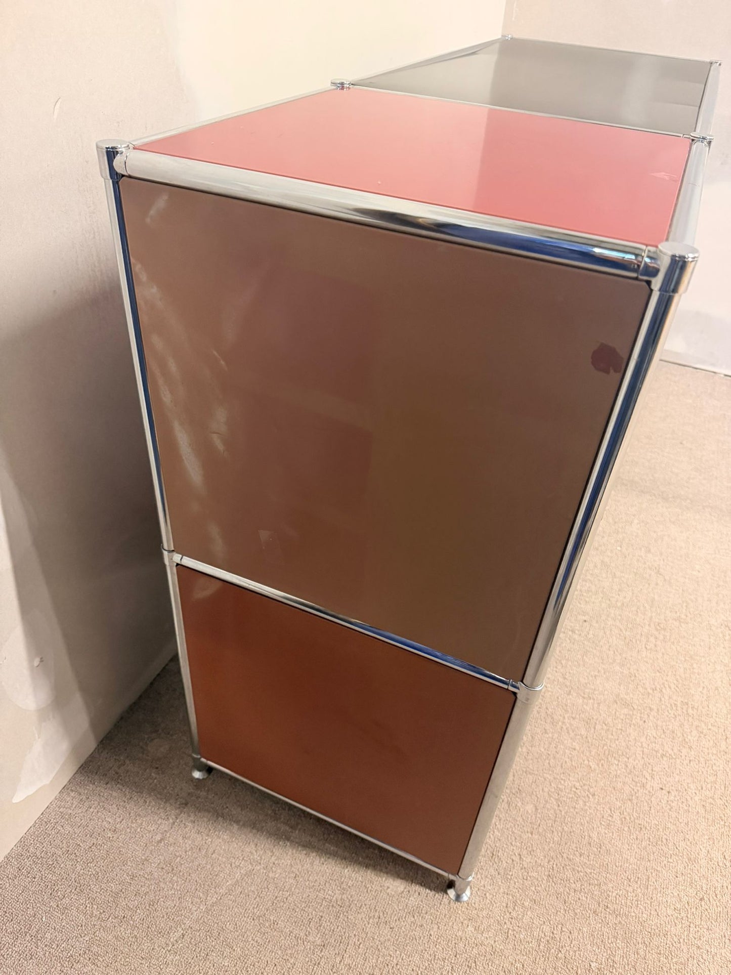 Quadro Interio (USM Büromöbel Style) Sideboard rot/schwarz