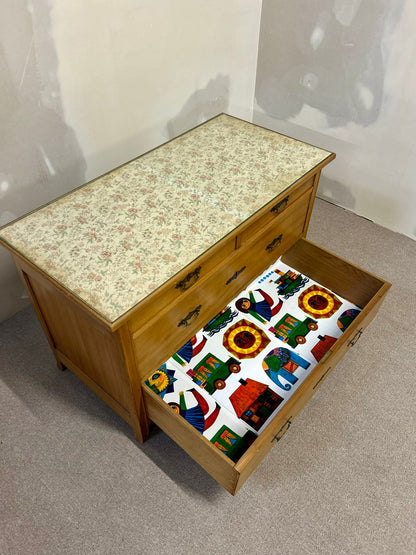 Mid Century Holz Kommode mit 4 Schubladen Vintage Glasplatte