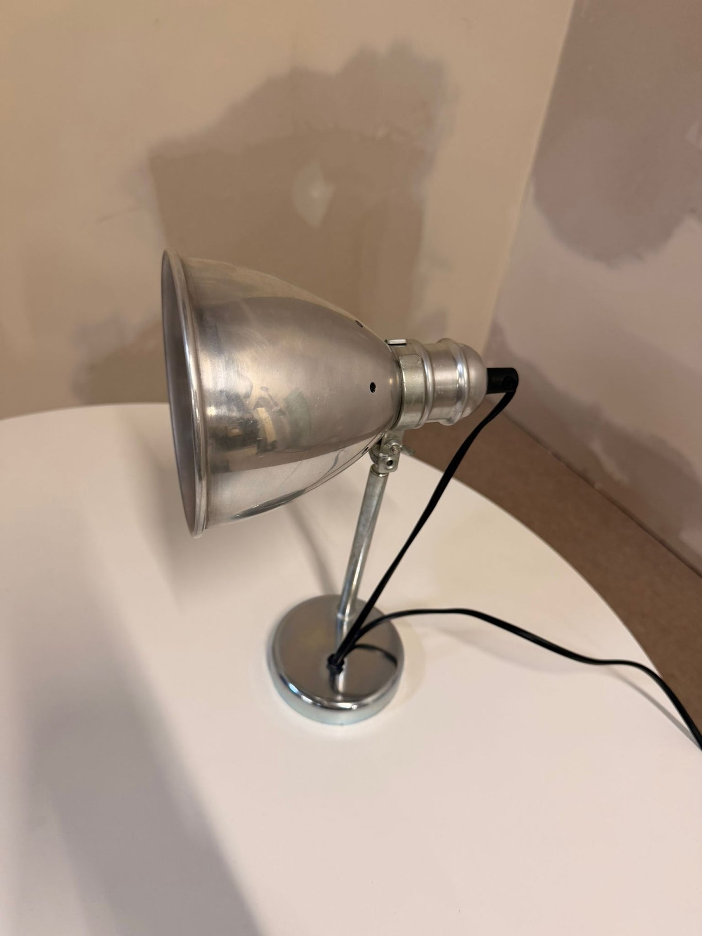80er Jahre Retro Wandlampe aus Aluminium im Industrielook