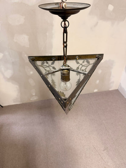 Vintage Dreieck Lampe mit Eichenmuster aus Schmiedeeisen