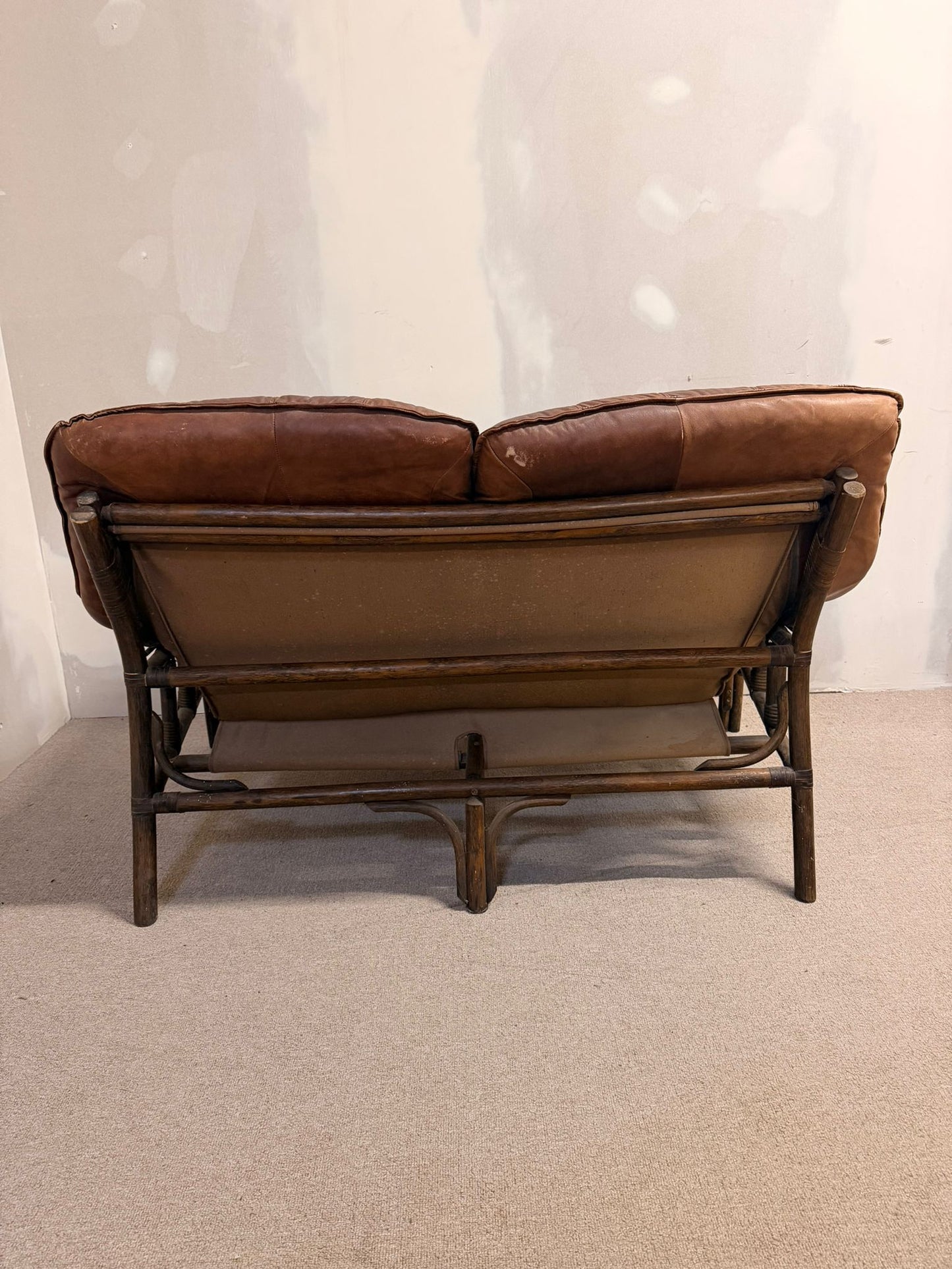Vintage 2-sitzer Ledersofa mit Bambusgestell aus den 60er