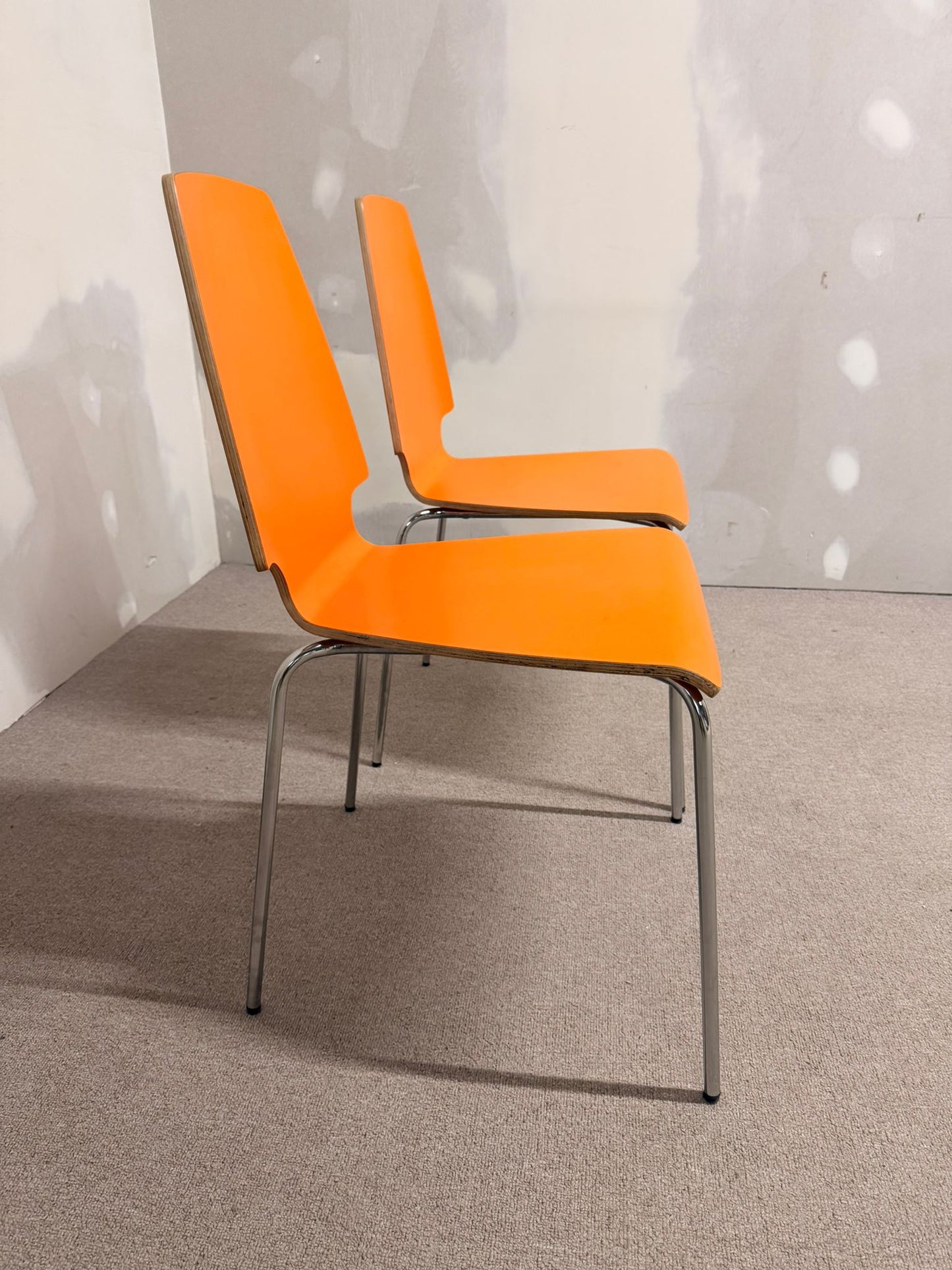 2x Ikea Vilmar Stuhl in orange, stapelbar
