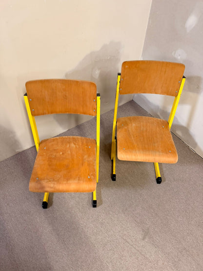Vintage Schulstuhl in gelb, Stapelstühle für Kinder