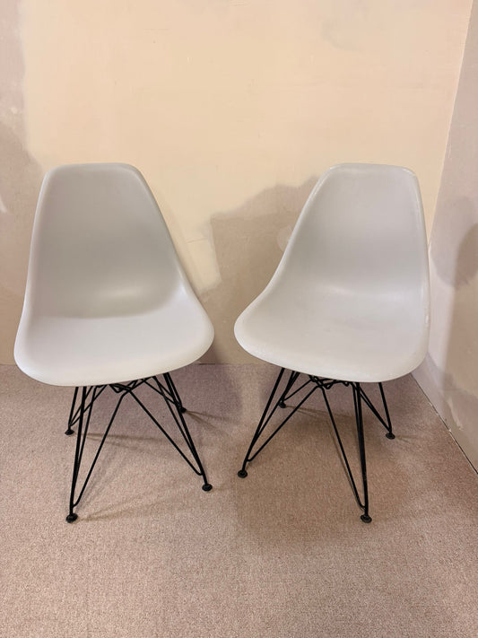 Design Schalenstuhl hellgrau ähnlich wie Vitra Eames