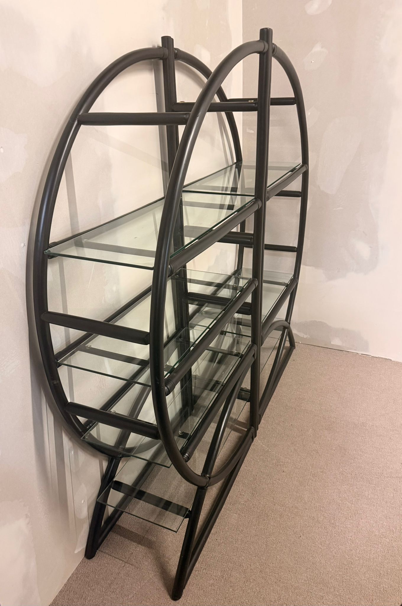 Vintage Designer Raumteiler aus Rattan, Bambusregal mit Glas
