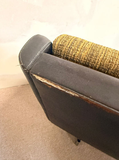 Edles vintage 4-sitzer Sofa mit Metallfüssen, Leder 70`s