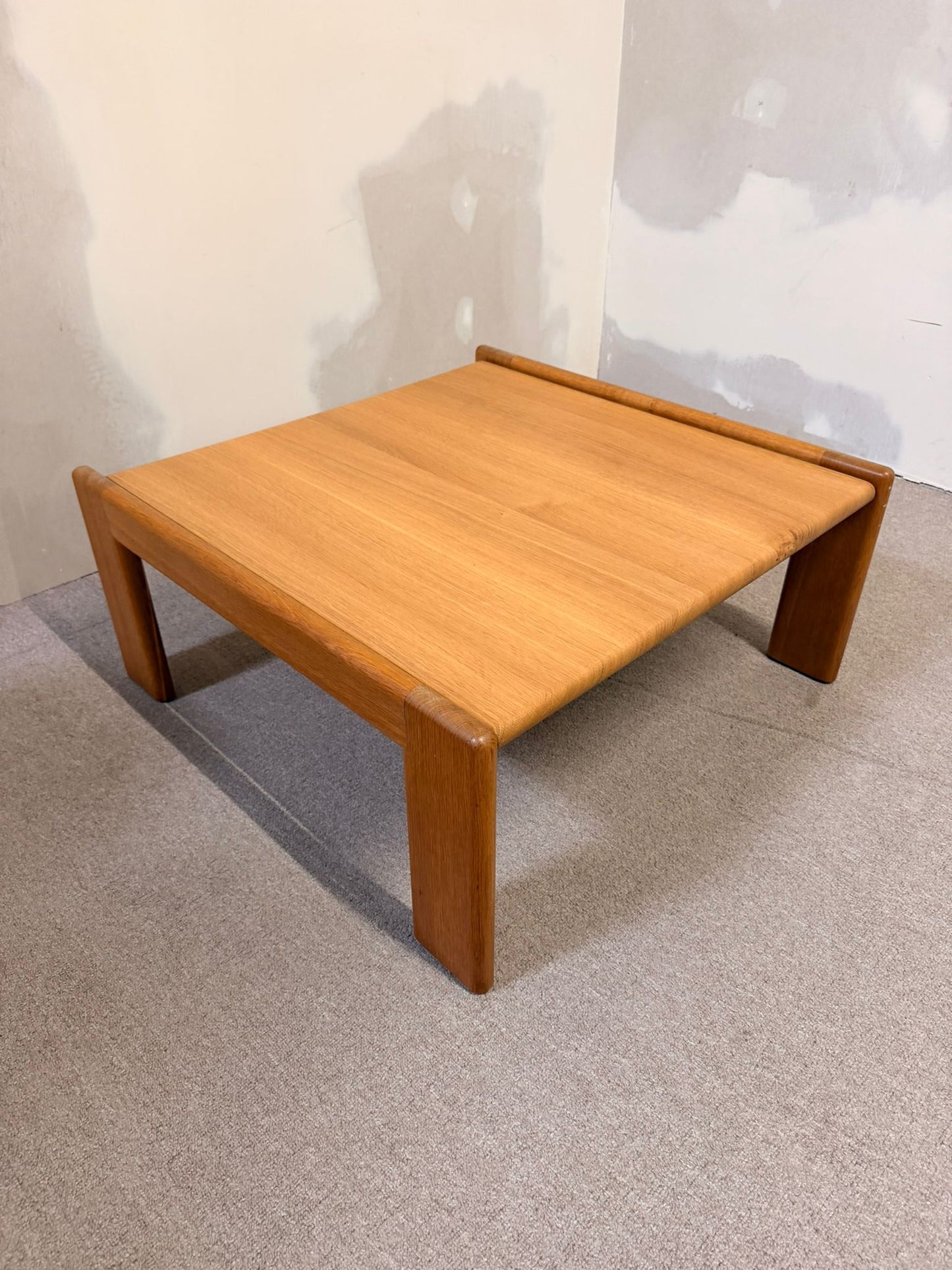 Schwedischer quadratischer vintage Couchtisch aus Holz