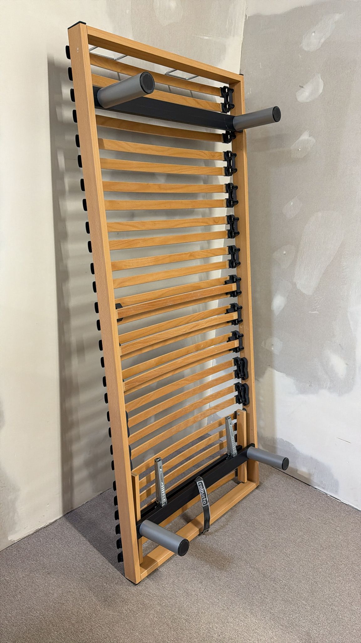 Bettrahmen mit integriertem Robusta Lattenrost Holz 90x200