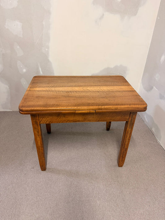 Rustikaler Massivholztisch, ausziehbar mit 2 Platten