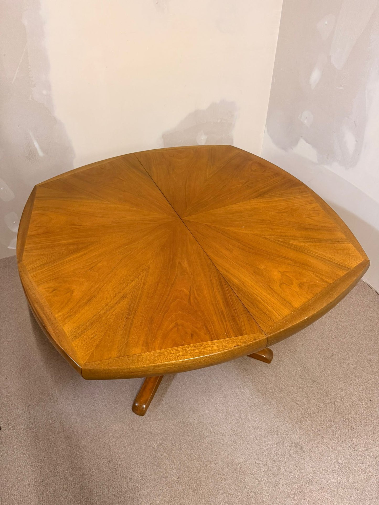 Dänischer ausziehbarer Mid Century Teak Esstisch