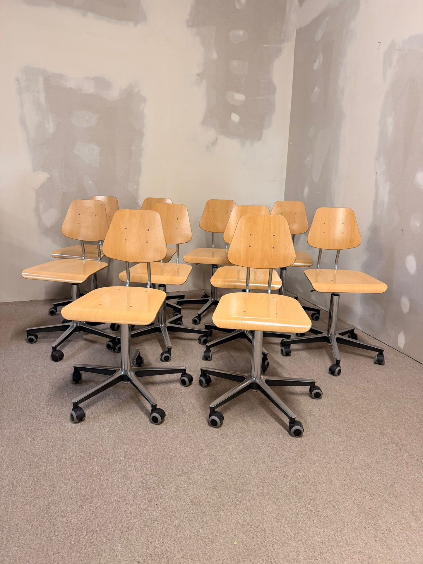 Schweizer Atelier Embru Schulstuhl Bürostuhl mit Rollen