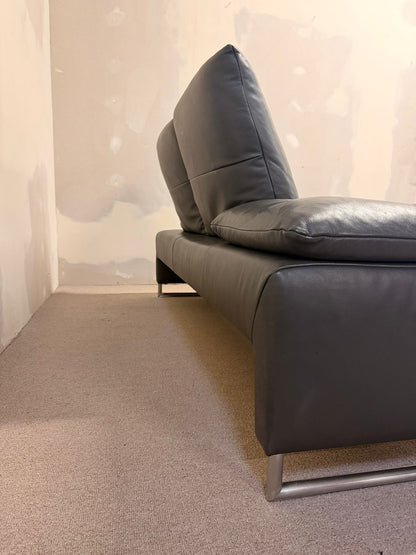 Koinor 2er Designersofa Ramon aus  Leder Grau, Metallfüsse