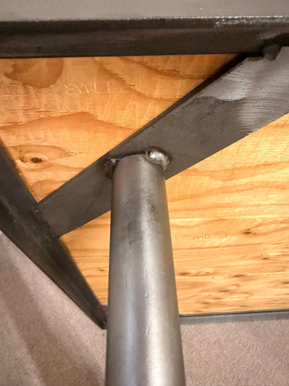 Couchtisch aus Holz und Metall mit 2 Rollen Handmade