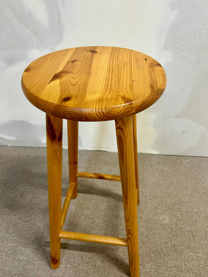 Rustikaler Barhocker aus Massivholz Kiefer