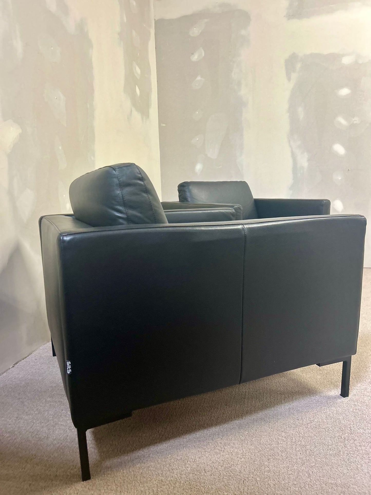 Sessel Domino SITS Schwarz Leder Metallbeine 2x Relaxsessel