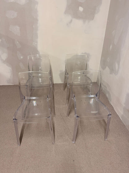 Designer Stühle aus Acrylglas, transparent und stapelbar