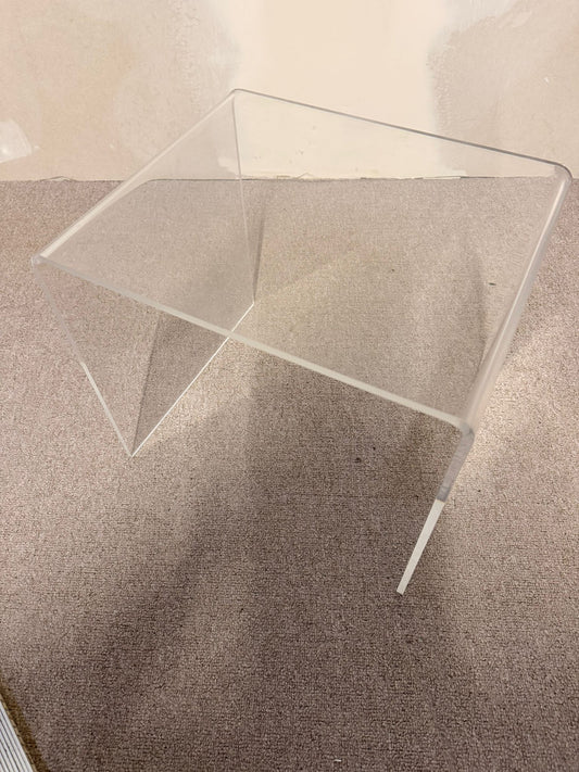 Grosser Beistelltisch aus Acrylglas Plexiglas, transparent