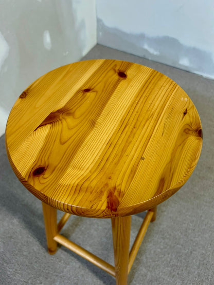 Rustikaler Barhocker aus Massivholz Kiefer