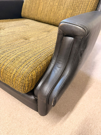 Edle Vintage Club Sessel mit drehbarem Metallfuss 70`s