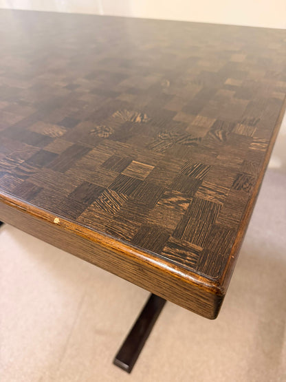 Dunkler vintage Mosaik Tisch mit Schachbrettmuster Esstisch