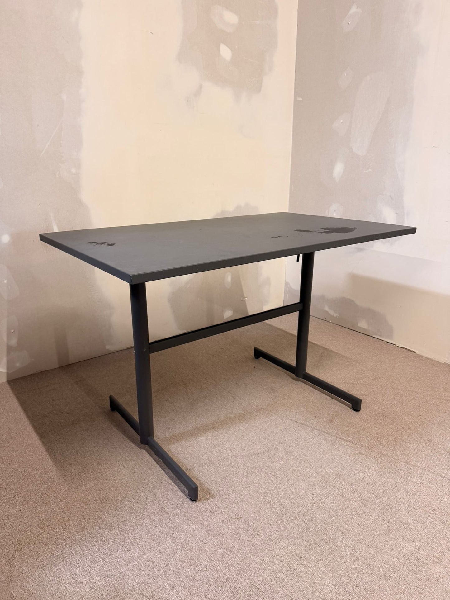 Robuster Klapptisch Gartentisch aus Metall/ Aluminium, grau