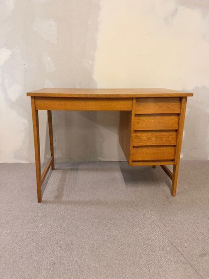 Vintage Schreibtisch aus Holz im Mid-Century Stil