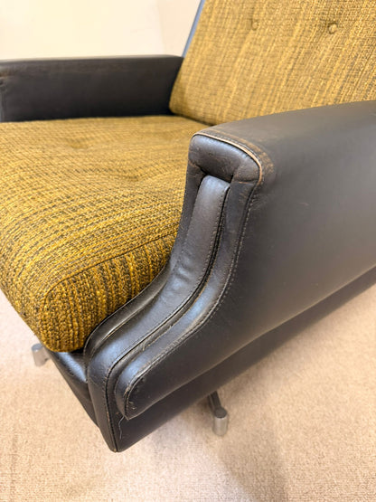 Edle Vintage Club Sessel mit drehbarem Metallfuss 70`s