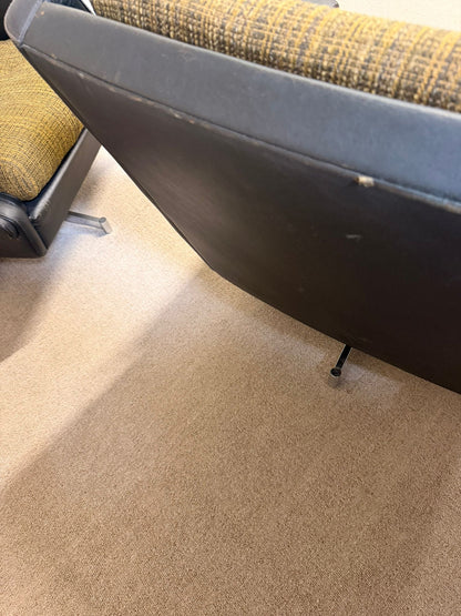 Edle Vintage Club Sessel mit drehbarem Metallfuss 70`s