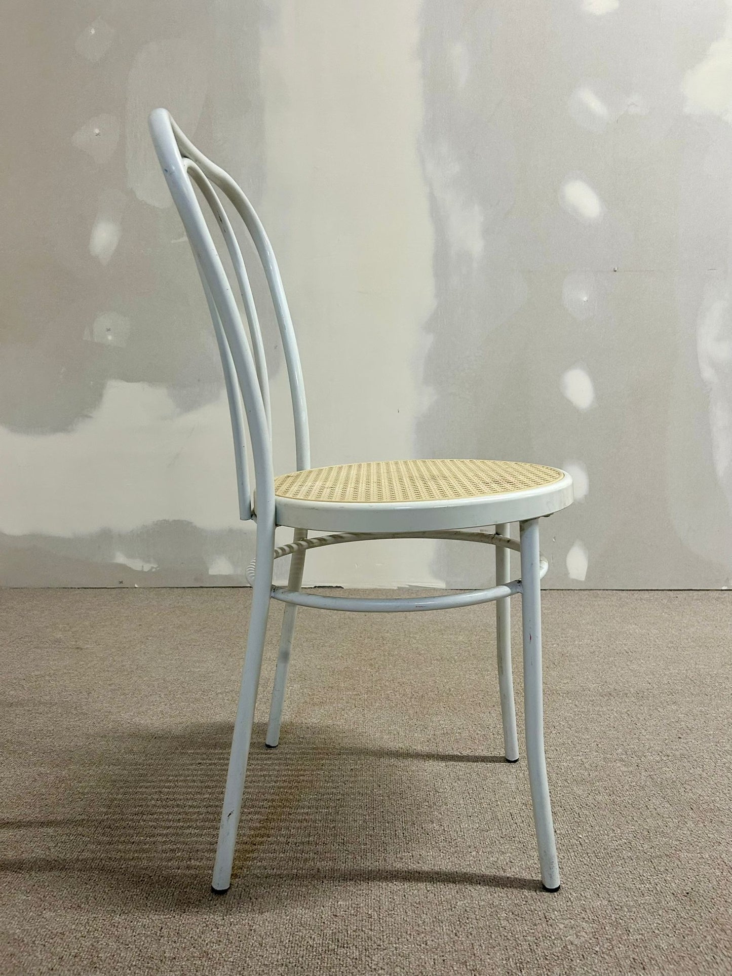 Bistrostuhl in Weiss im Stil von Thonet