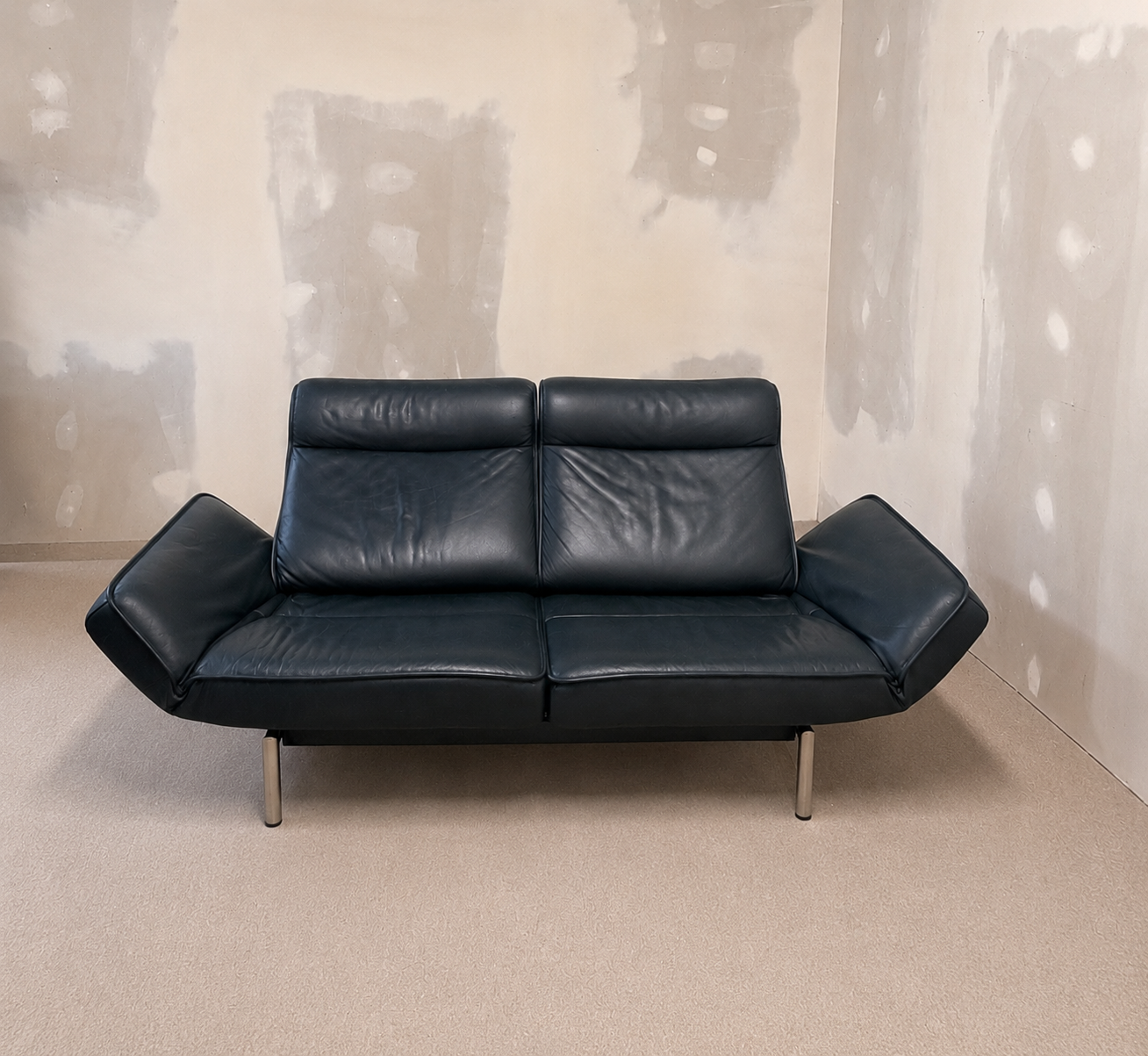 De Sede DS 450 Twist Leder Sofa designt von Thomas Althaus