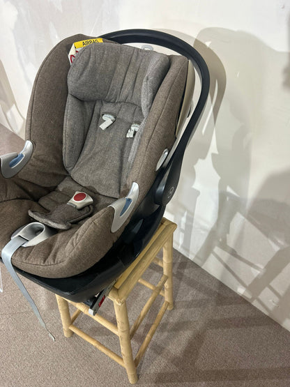 Cybex platinum Babyschale mit Isofix Base braun