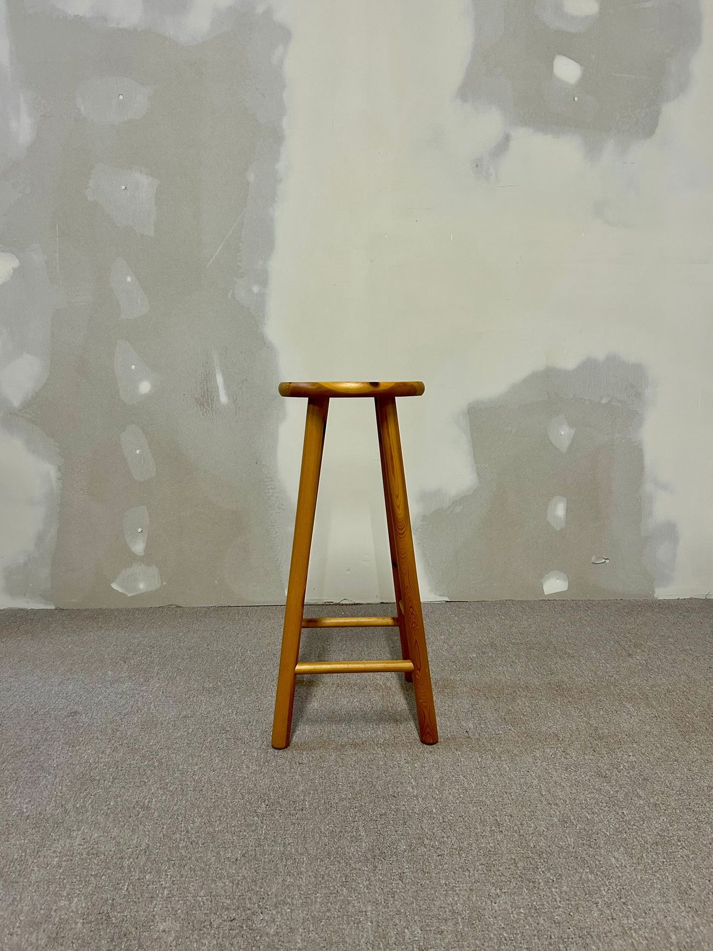 Rustikaler Barhocker aus Massivholz Kiefer