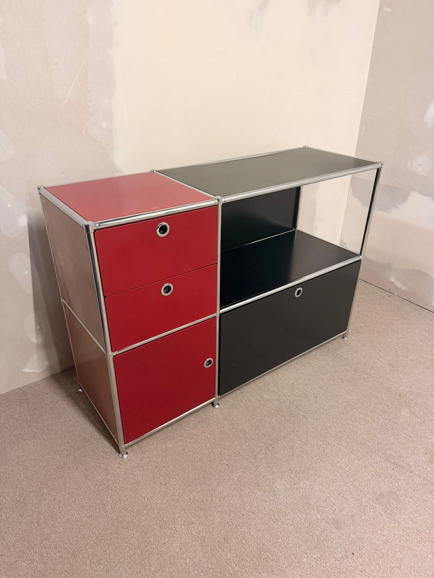 Quadro Interio (USM Büromöbel Style) Sideboard rot/schwarz