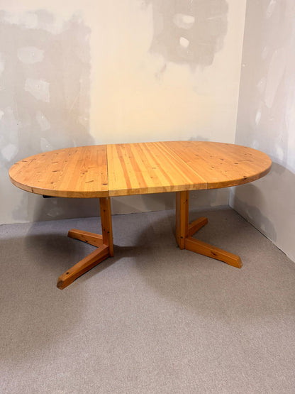 Runder Esstisch, ausziehbar aus Kiefernholz 70er Jahren