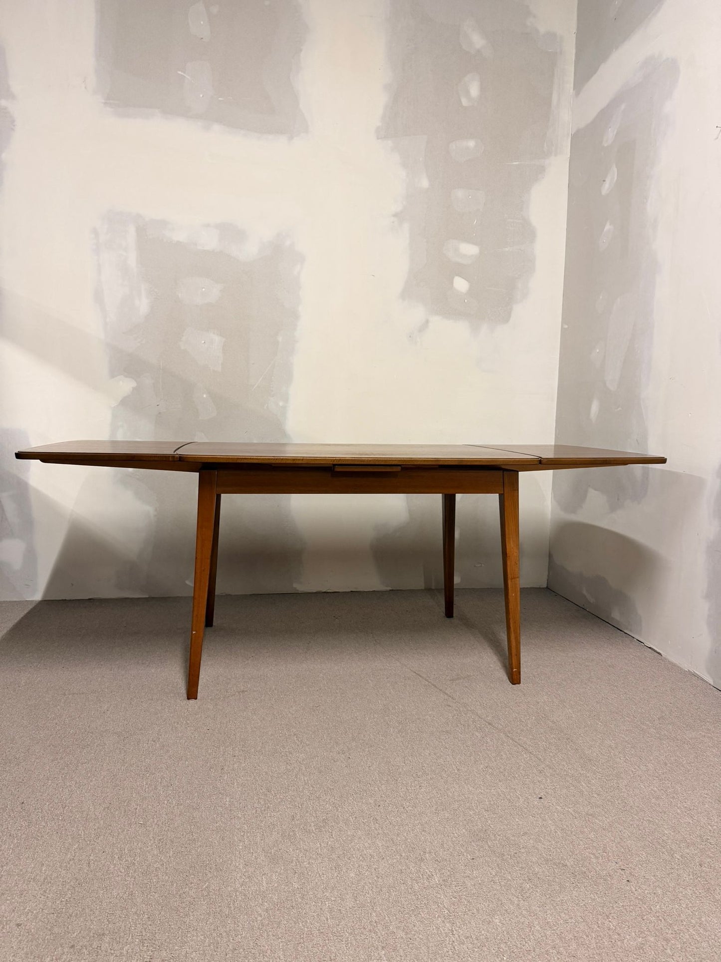 Mid Century Esstisch aus Teakholz mit Plattenauszug