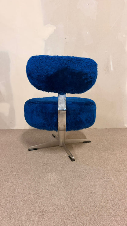 70er Jahre Mid Century Plüschsessel drehbar in Blau