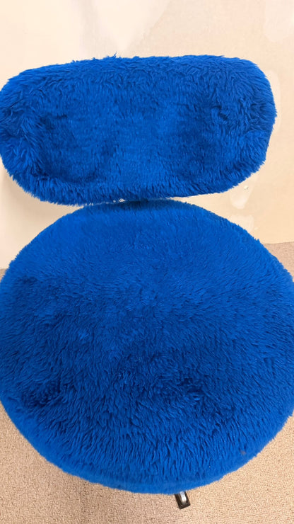 70er Jahre Mid Century Plüschsessel drehbar in Blau